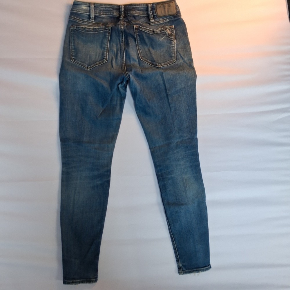 Silver Jeans woman's 30/31 Suki Slim Skinny Distressed Blue Denim Jeans